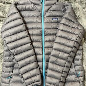 Men's Patagonia Down Sweater Style 84675 Size XXL Forge Grey Puffer Jacket